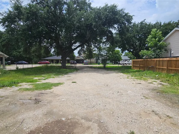 0 Universal Dr, Houston, TX 77072