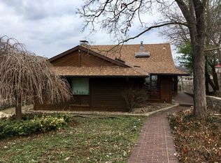 131 Terrace Trl W, Lenexa, KS 66217