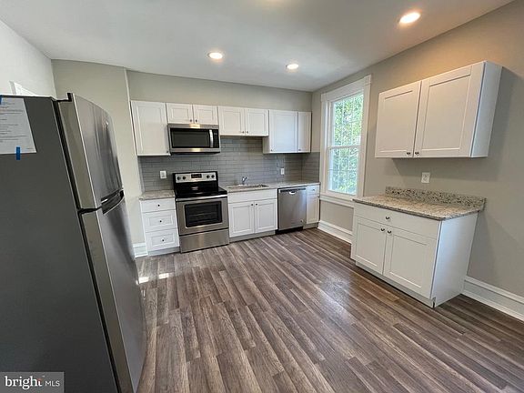 5th image of 10 Clifton Ave #B