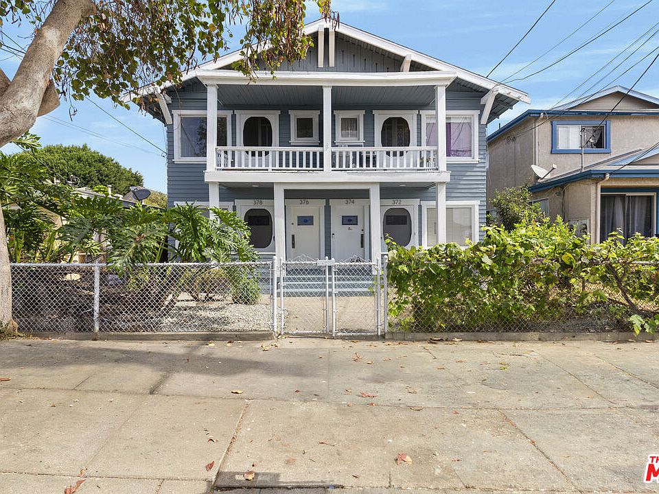 1st image of 372 W 11th St