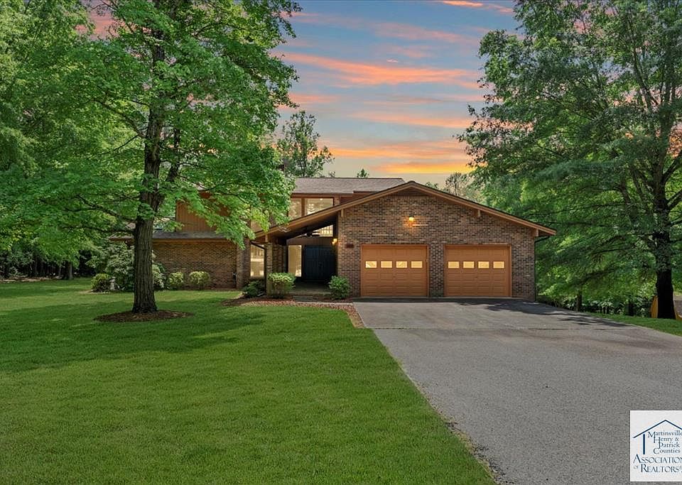 1st image of 300 Varley Ln