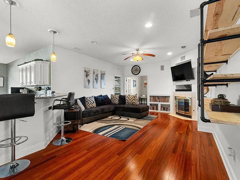 8432 Millstream Dr — Photo 9