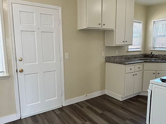 5th image of 4542 N Lakewood Blvd #4544