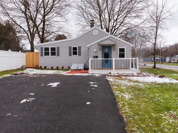 135 S Crescent Dr, Rome, NY 13440