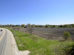 39W997 Wasco Rd, St Charles, IL 60175