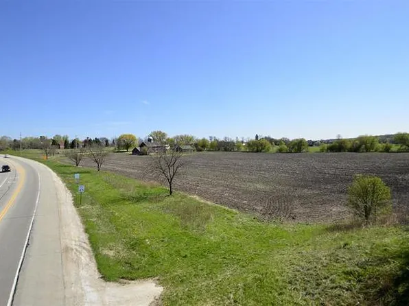 39W997 Wasco Rd, St Charles, IL 60175