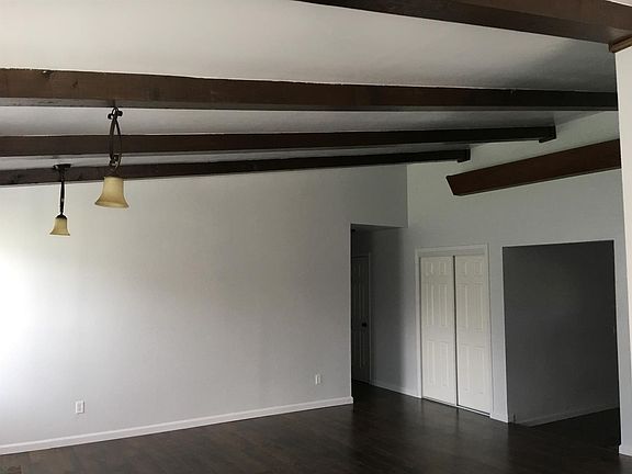5th image of 2454 Tiptoe Ln