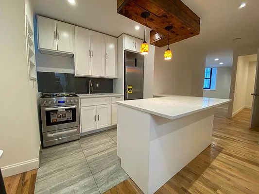 Rented by EastMount Realty LLC | media 10