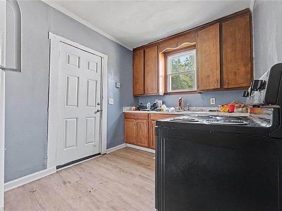 5th image of 514-516 S Mebane St