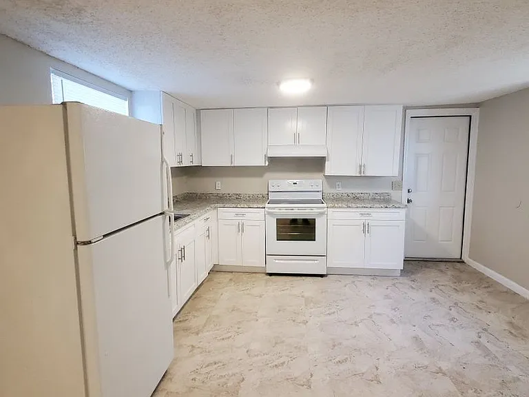 3805 N Whittier St — Photo 10