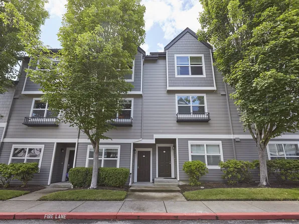 1734 SE Halyard Ln, Vancouver, WA 98661