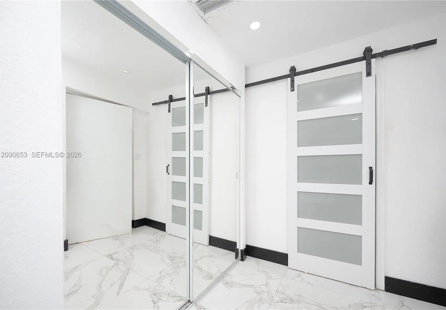 2 bed, 2457 sqft, $3,500 — Photo 2