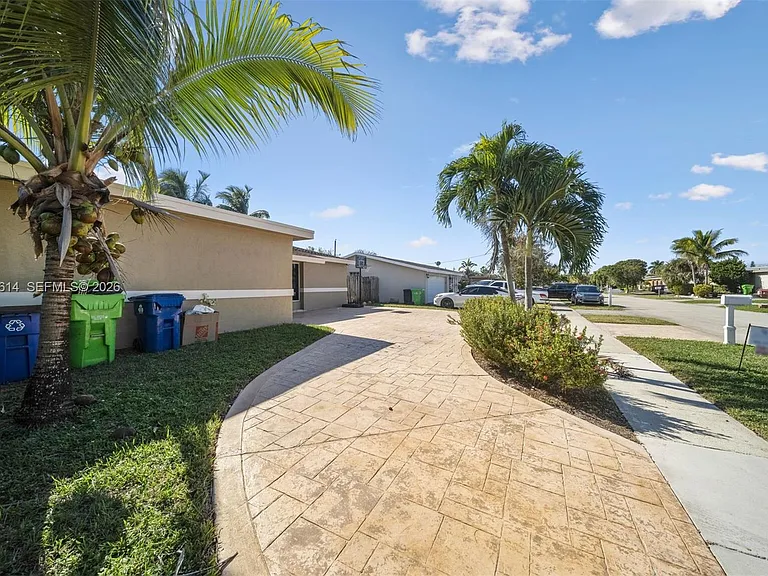 9650 NW 24th St — Photo 14