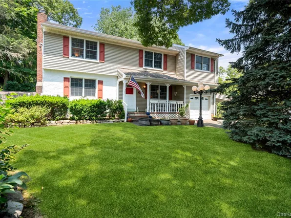 304 Concord Street, Dix Hills, NY 11746