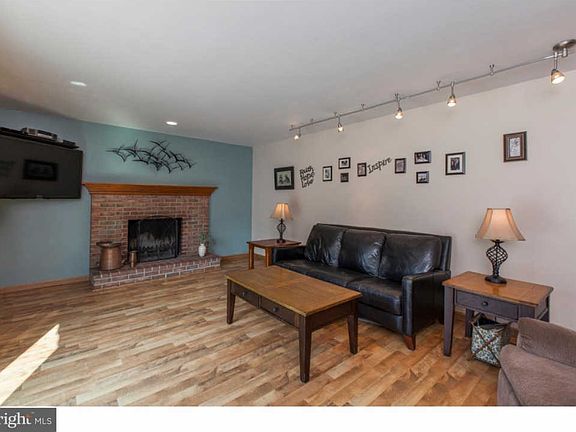 3rd image of 12 Virginia Dr
