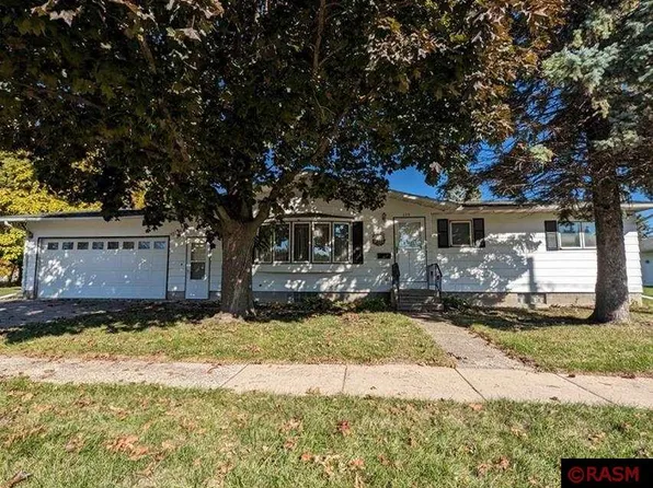 229 3rd Ave SW, Winnebago, MN 56098