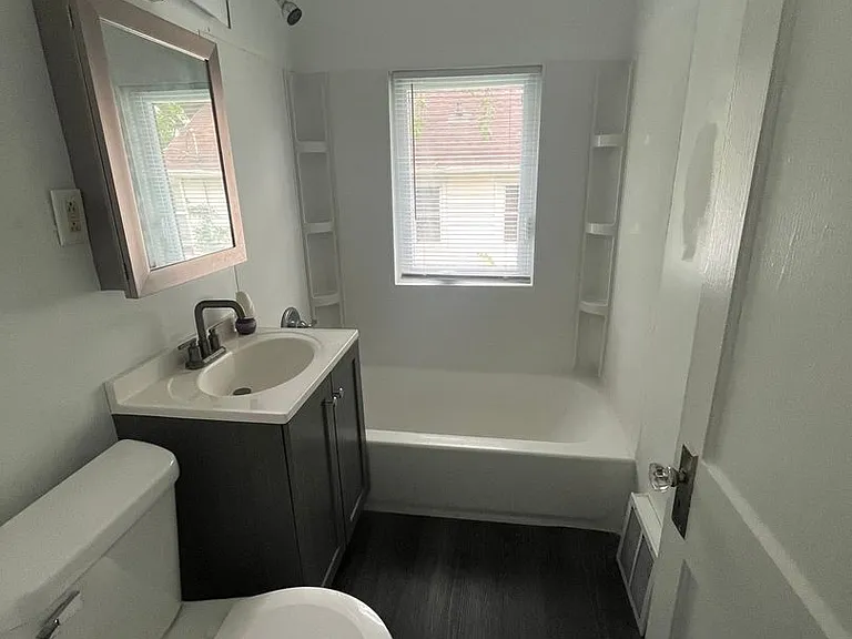 308 N Johnston Ave — Photo 3