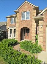 3rd image of 19122 Canterbury Dr