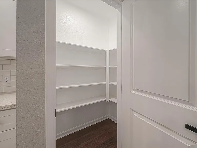 3413 Simmons St — Photo 10