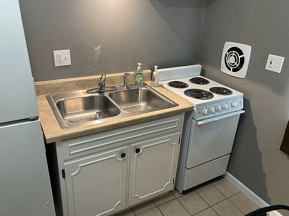 2nd image of 2134 Ronaldson Ave #3