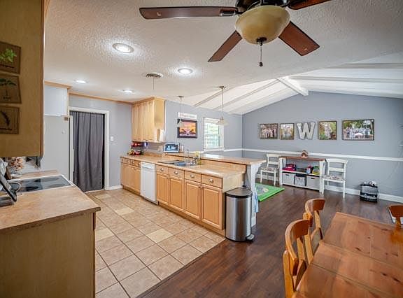 4th image of 1624 70th St