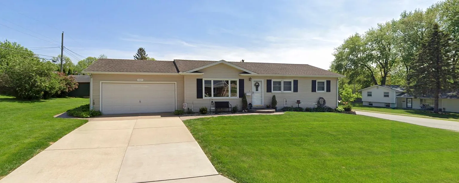 1605 Hillcrest Ave photo 1