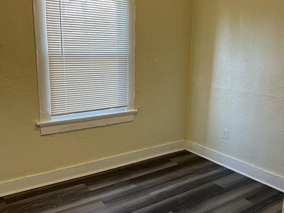 4th image of 920 Superior Ave #2