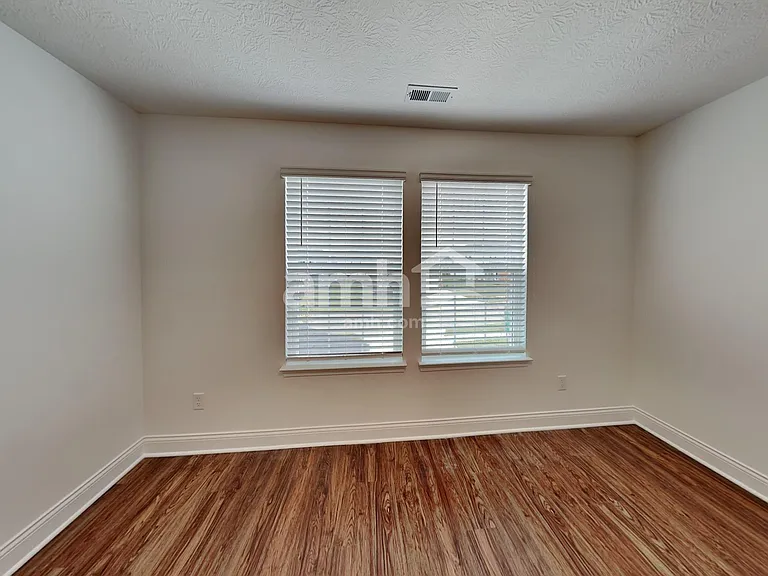 906 Castor Dr — Photo 21