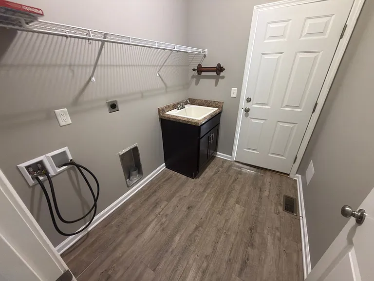 6729 Bradley Rd — Photo 6