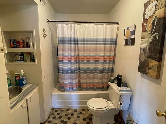 5th image of 128 E Manana Blvd