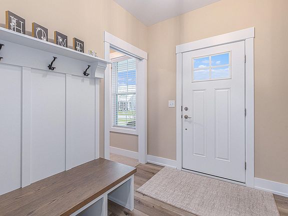 5th image of 9088 Village Station Ct SE