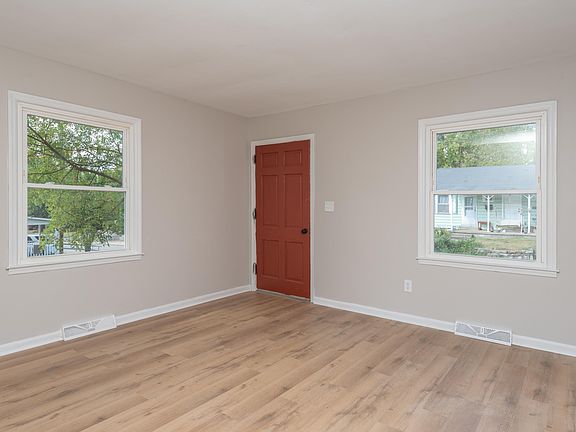 2nd image of 140 Bell Ave