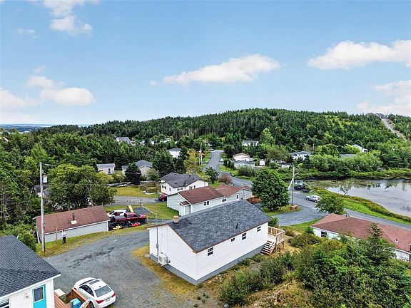 3rd image of 18 Rocky Pond Road