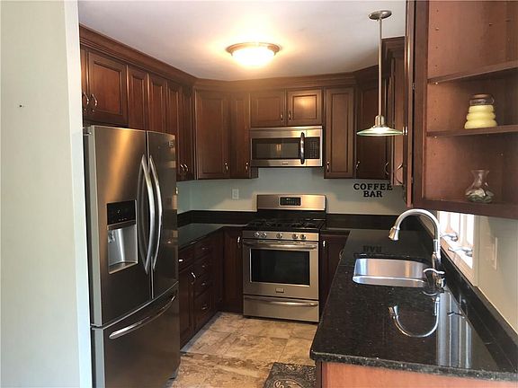 4th image of 97 River Farms Dr