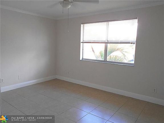 5th image of 10481 NW 7th St #201