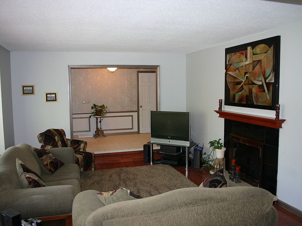 2nd image of 213 135th St E