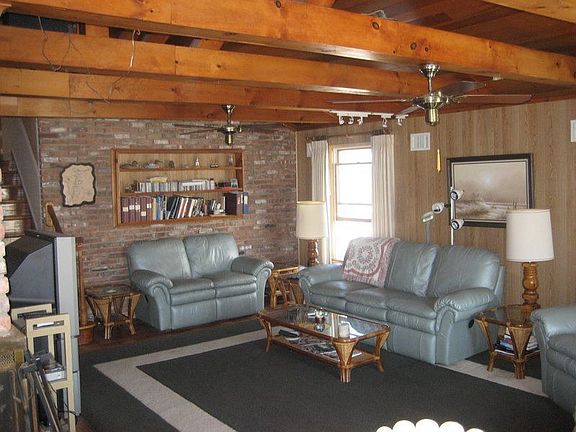 Beamed/vaulted ceiling in LR