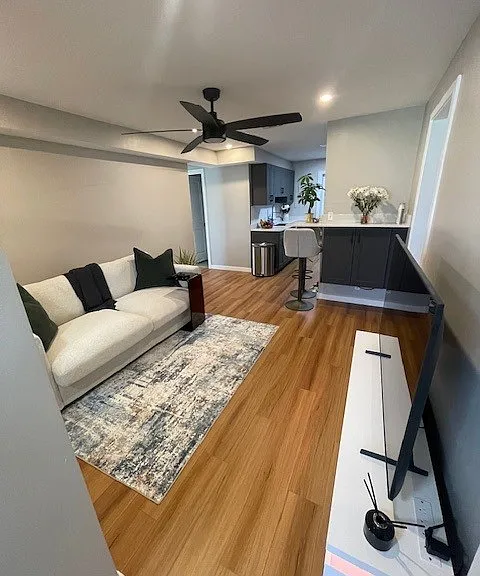 4725 30th Ave — Photo 3