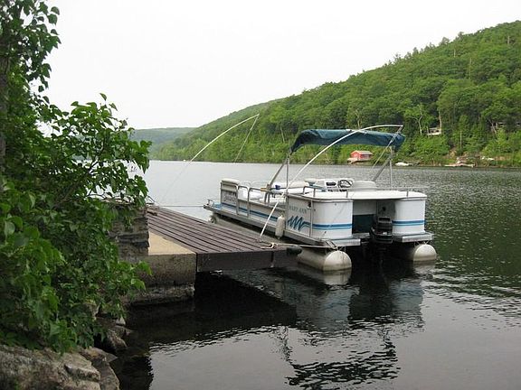 531 Putting Green Lane 002