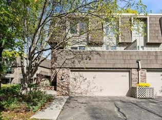 10335 Berkshire Rd, Bloomington, MN 55437