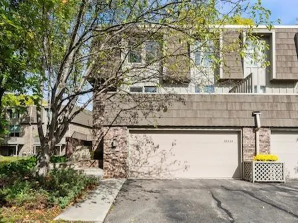 10335 Berkshire Rd, Bloomington, MN 55437