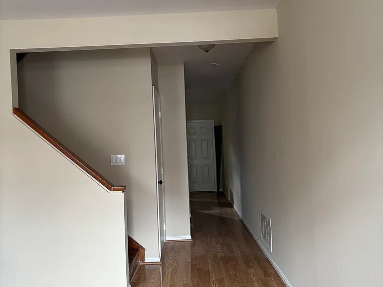 116 S Schroeder St — Photo 5