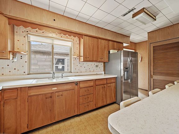 3rd image of 4N365 9th Ave