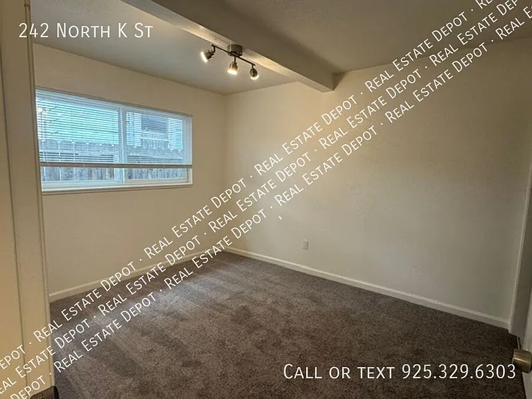 242 N K St — Photo 8