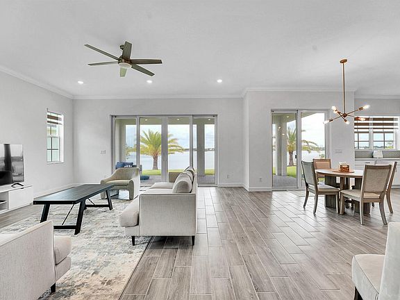 4th image of 601 Hookline Cir #601