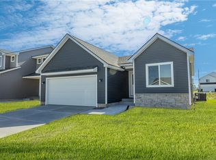 609 NE Meadow Landing Dr, Ankeny, IA 50021