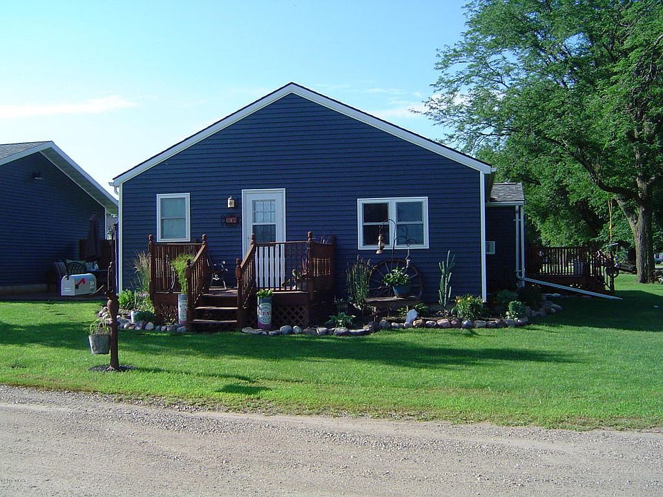 1st image of 304 Dewey St