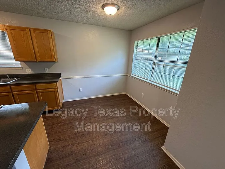 203 Willana Ct — Photo 4