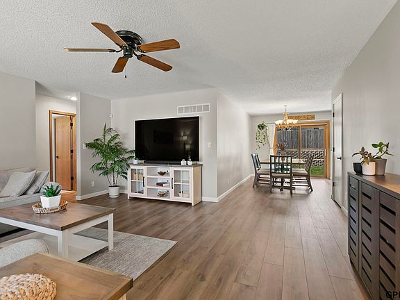 4th image of 600 W Jennifer Dr
