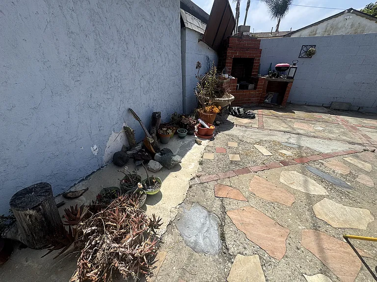 878 Warren Ave — Photo 34